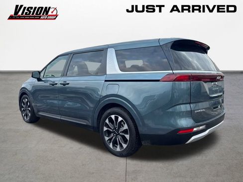 Used 2024 Kia Carnival EX image 7
