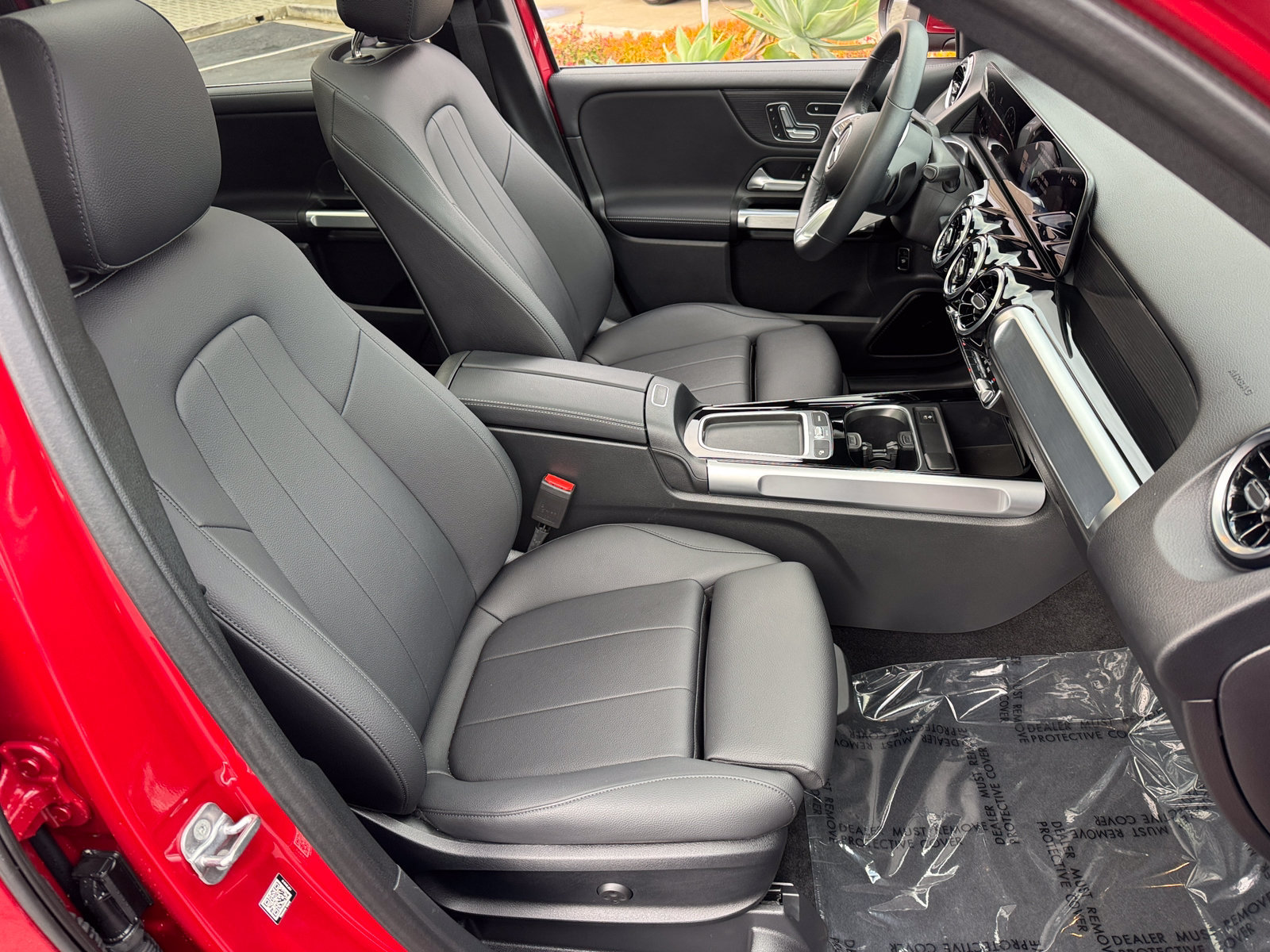 Used 2026 Mercedes-Benz GLB 250 image 6