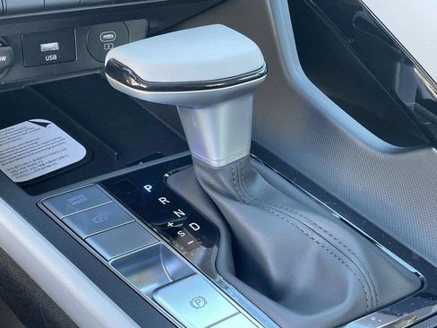 New 2026 Hyundai Elantra Limited FWD image 28