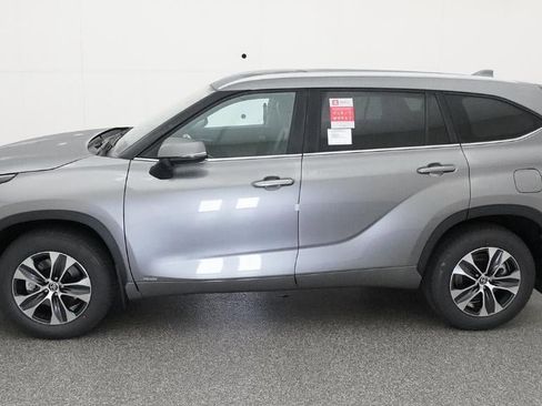 New 2026 Toyota Highlander XLE AWD/4WD image 3