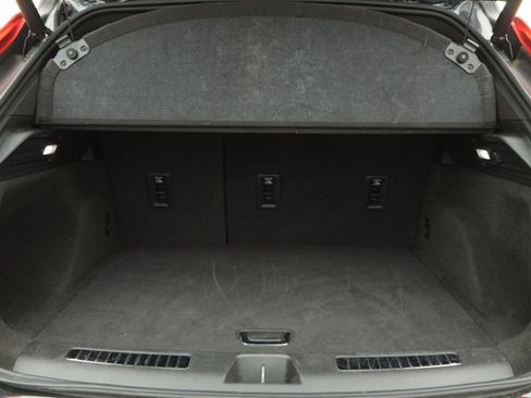 Used 2024 Cadillac XT4 Premium Luxury image 10