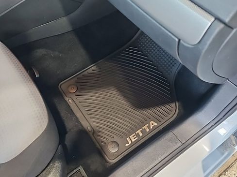 Used 2017 Volkswagen Jetta S image 14