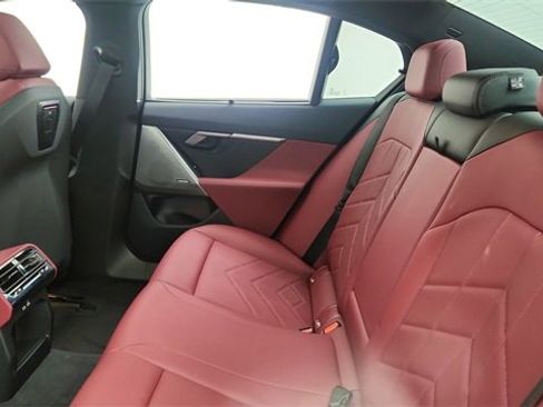 Used 2025 BMW 540i xDrive image 29