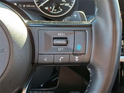 Used 2025 Nissan Pathfinder SL image 23