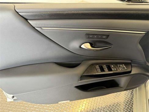 New 2025 Lexus ES 300h w/ Premium Package image 14
