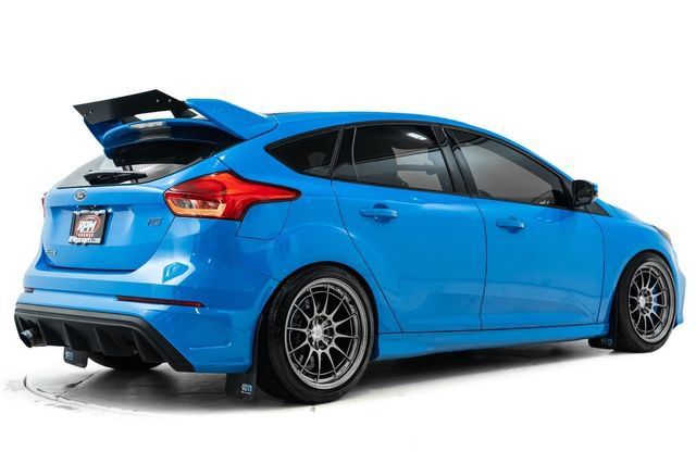 Used 2017 Ford Focus RS AWD/4WD image 4