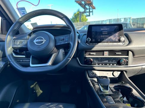 Used 2023 Nissan Rogue SV w/ SV Premium B Package FWD image 10