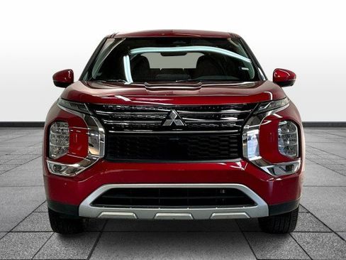 Used 2023 Mitsubishi Outlander SE image 3