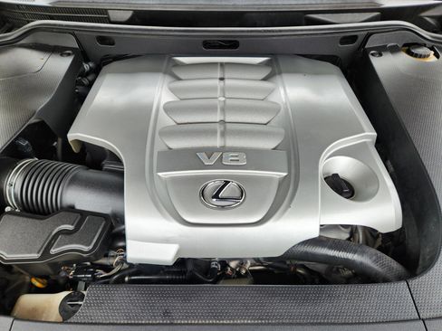 Used 2014 Lexus LX 570 4WD image 42