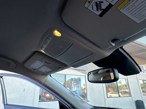 Used 2017 Nissan Rogue SL FWD image 19