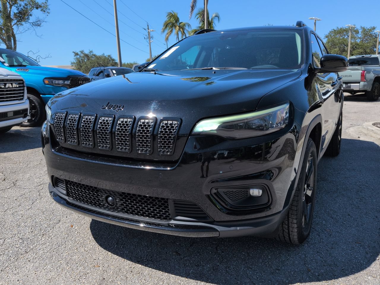 Used 2023 Jeep Cherokee Altitude Lux AWD/4WD image 9