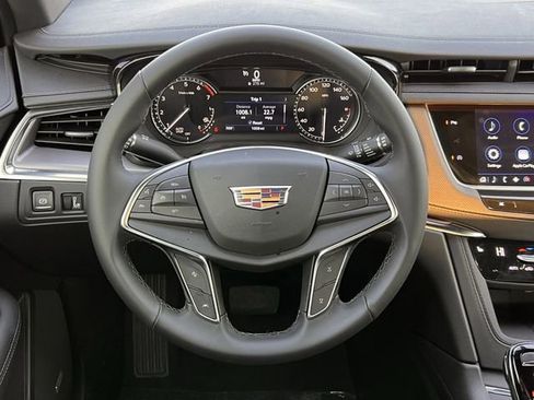 New 2026 Cadillac XT5 Luxury image 11