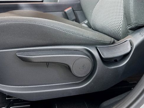 Certified 2025 Kia Sportage LX image 18