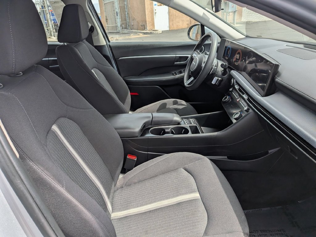Used 2025 Hyundai Sonata SEL FWD image 30