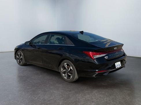 Used 2021 Hyundai Elantra SEL w/ Convenience + Premium Package FWD image 3