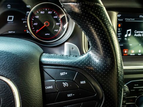 Used 2019 Dodge Charger SXT AWD/4WD image 23