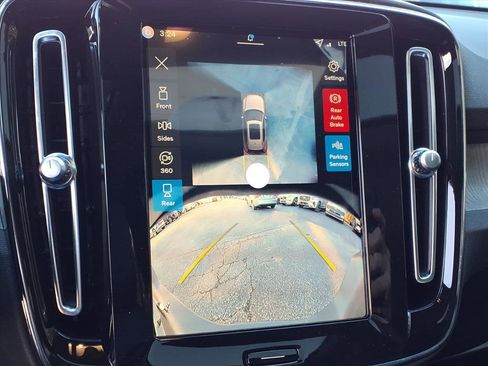 New 2026 Volvo XC40 B4 Plus w/ Climate Package image 22