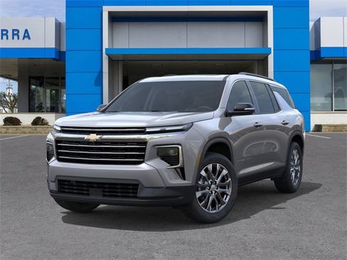 New 2026 Chevrolet Traverse LT w/ Sun and Wheel Package AWD/4WD image 6