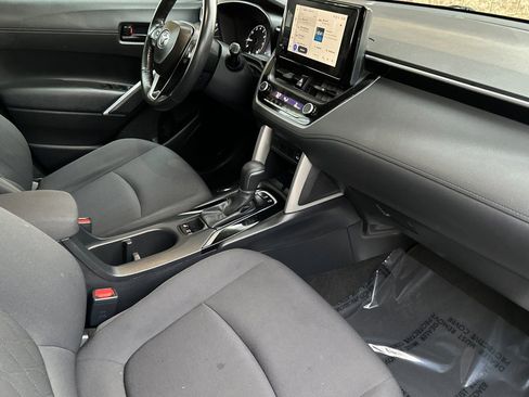Used 2024 Toyota Corolla Cross LE image 15