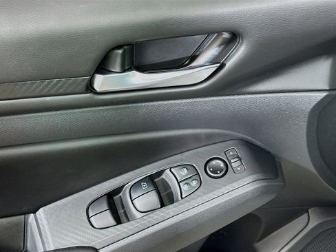 Used 2024 Nissan Altima 2.5 SV FWD image 15
