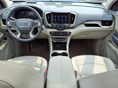 Used 2024 GMC Terrain Denali w/ Denali Premium Package AWD/4WD image 15