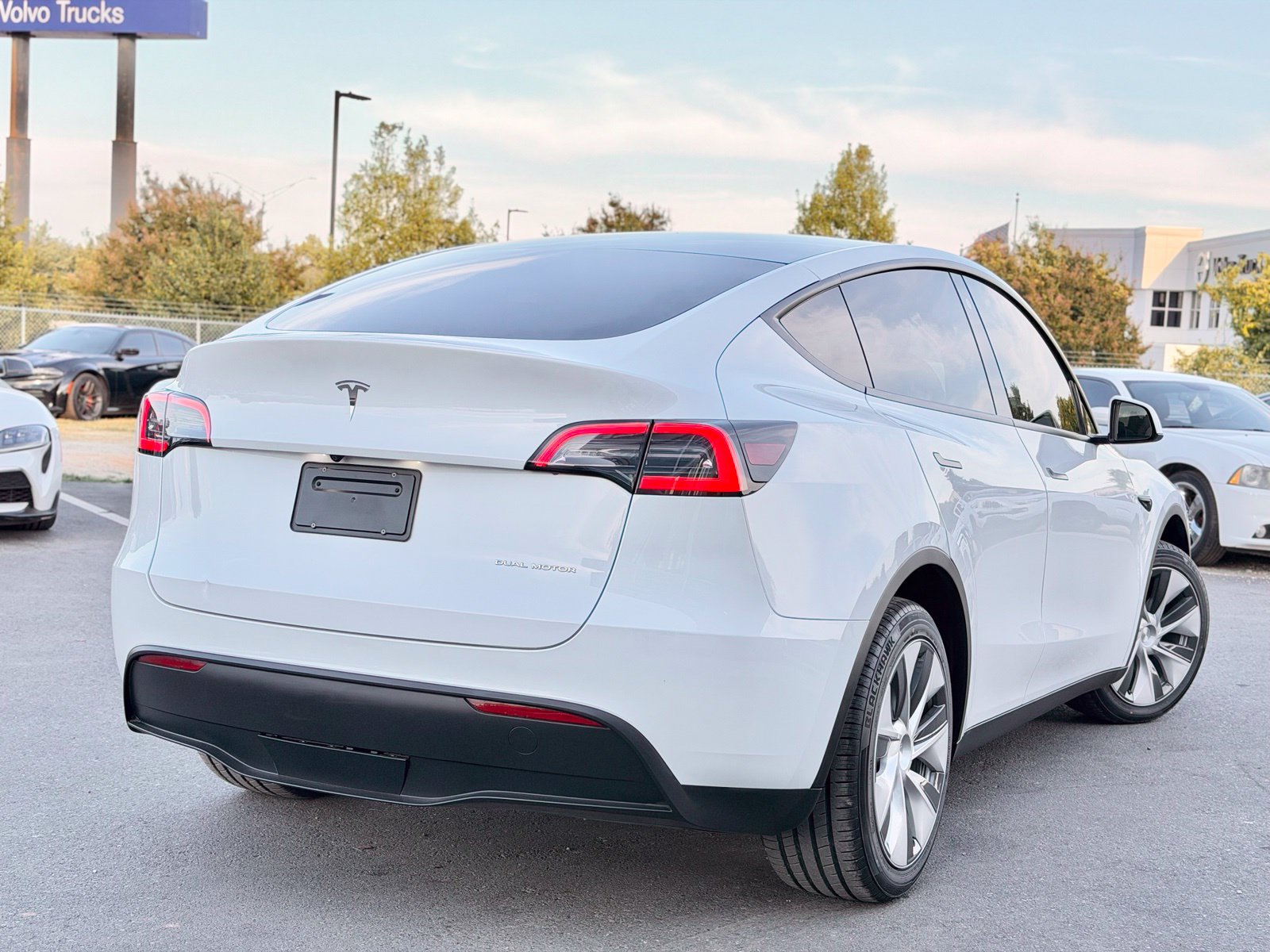 Used 2023 Tesla Model Y Long Range AWD/4WD image 7