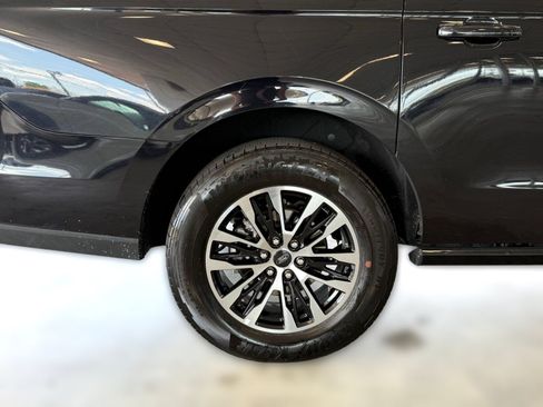 Certified 2025 Ford Expedition Max Platinum AWD/4WD image 13