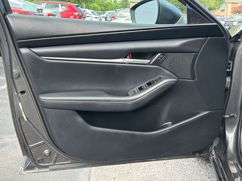 Used 2021 MAZDA MAZDA3 s FWD image 11