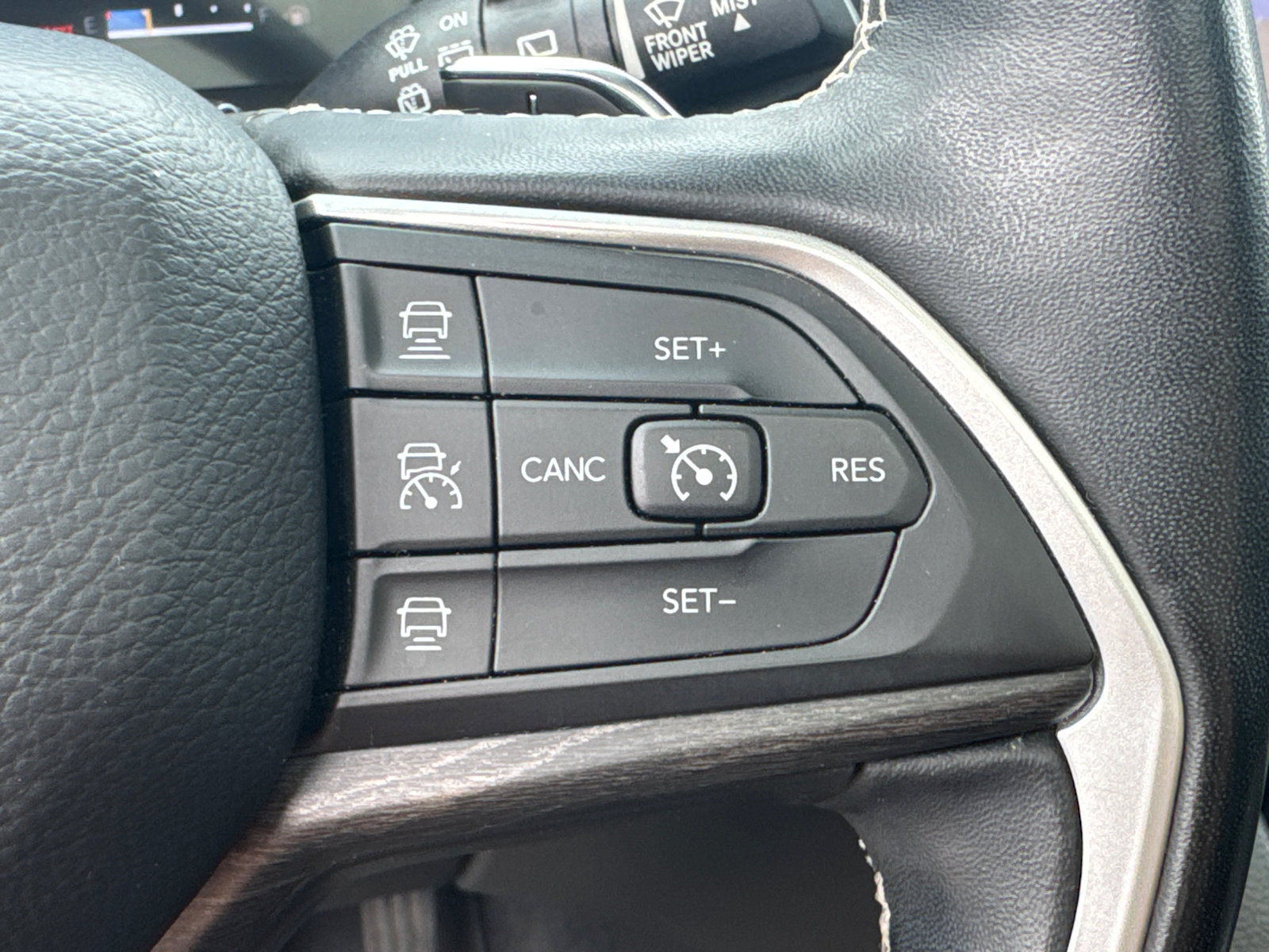 Used 2022 Jeep Grand Cherokee L Limited AWD/4WD image 34