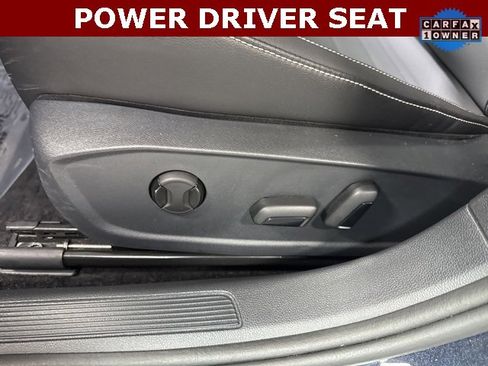 Used 2025 Volkswagen Jetta SE image 5