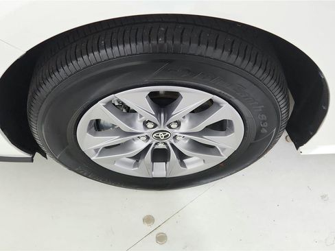 Used 2024 Toyota Sienna LE image 45