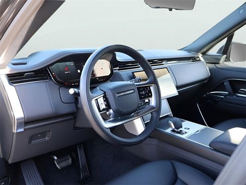 New 2026 Land Rover Range Rover SE image 17