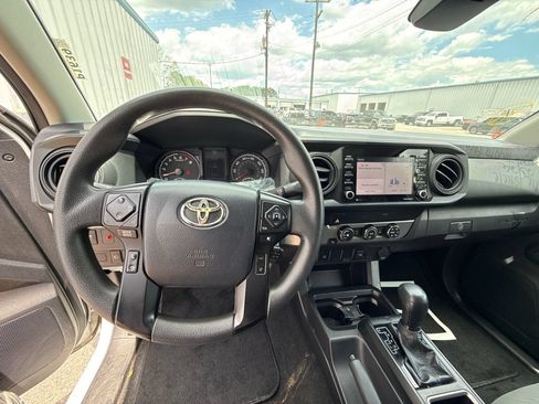 Used 2020 Toyota Tacoma SR RWD image 13