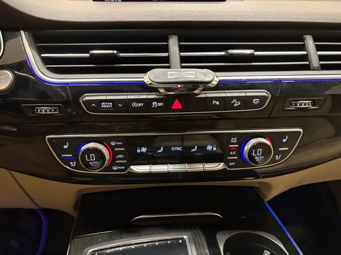 Used 2018 Audi Q7 3.0T Prestige AWD/4WD image 23