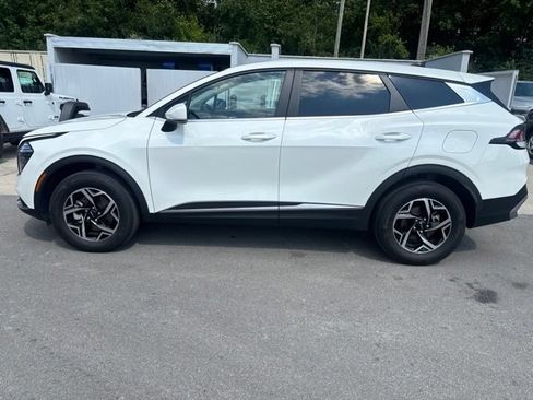 Used 2025 Kia Sportage LX AWD/4WD image 4
