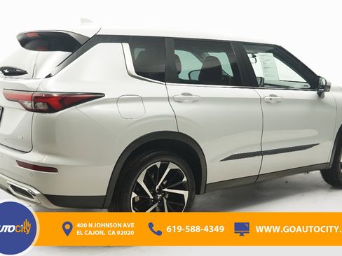 Used 2022 Mitsubishi Outlander SE image 6