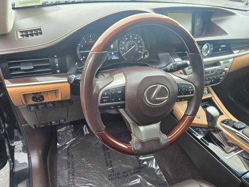 Used 2018 Lexus ES 350 w/ Navigation System Package image 25