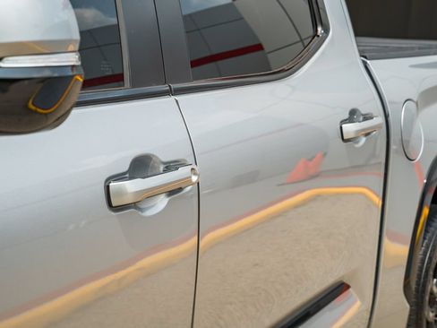 Used 2024 Toyota Tundra Platinum AWD/4WD image 17