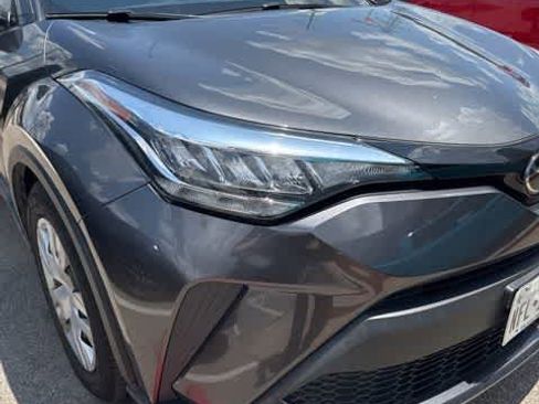 Used 2020 Toyota C-HR LE FWD image 2