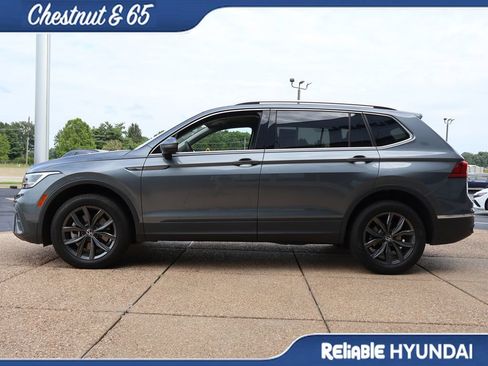 Used 2022 Volkswagen Tiguan SE FWD image 3