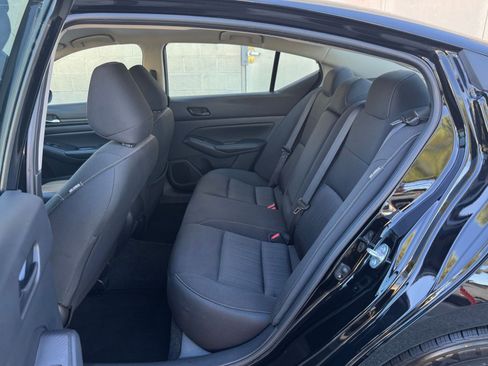 Used 2025 Nissan Altima 2.5 SV image 25