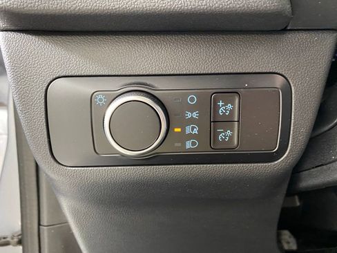 Used 2022 Ford Escape SE w/ Cold Weather Package image 18