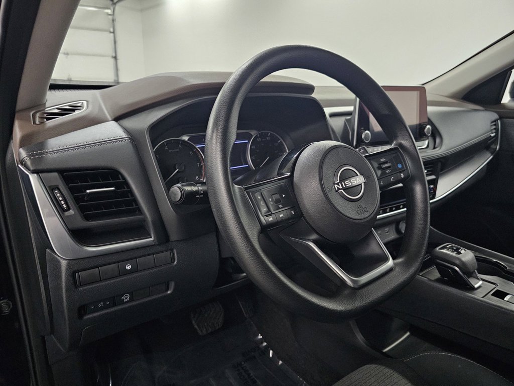 Used 2023 Nissan Rogue SV AWD/4WD image 10