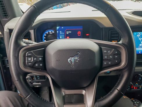 Used 2022 Ford Bronco Badlands image 15