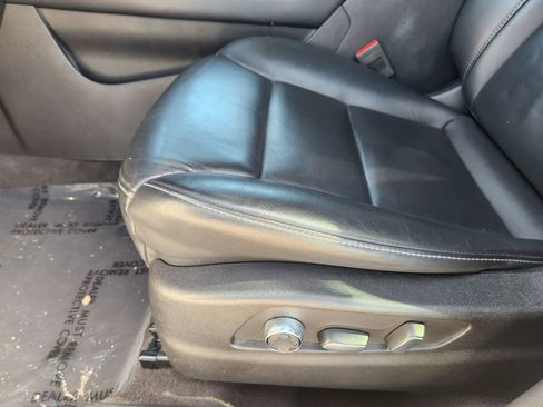 Used 2024 Cadillac XT4 Premium Luxury image 23