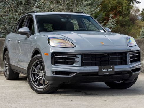 Certified 2026 Porsche Cayenne AWD/4WD image 6