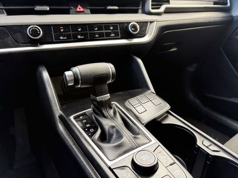 Used 2025 Kia Sportage LX image 40