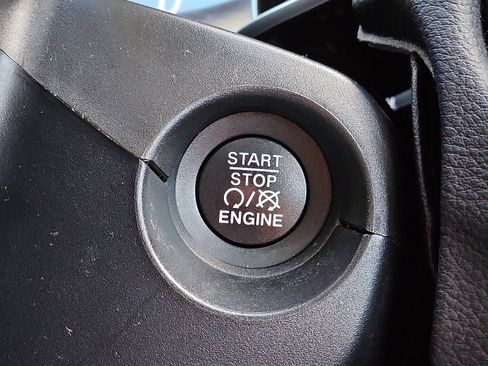 Used 2020 Jeep Compass Limited image 22