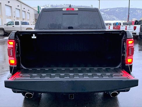 Used 2022 RAM 1500 Limited w/ Body-Colour Bumper Group image 18