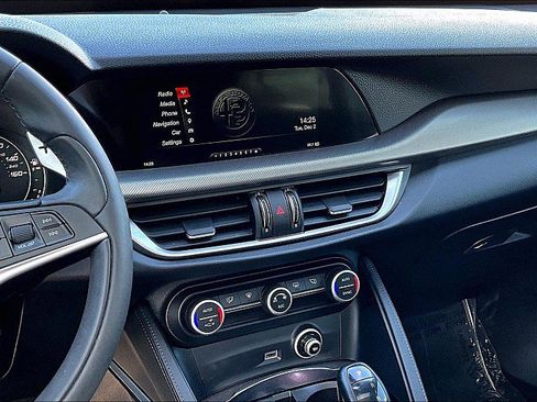 Used 2018 Alfa Romeo Stelvio Sport w/ Quick Order Package 22J Sport image 6